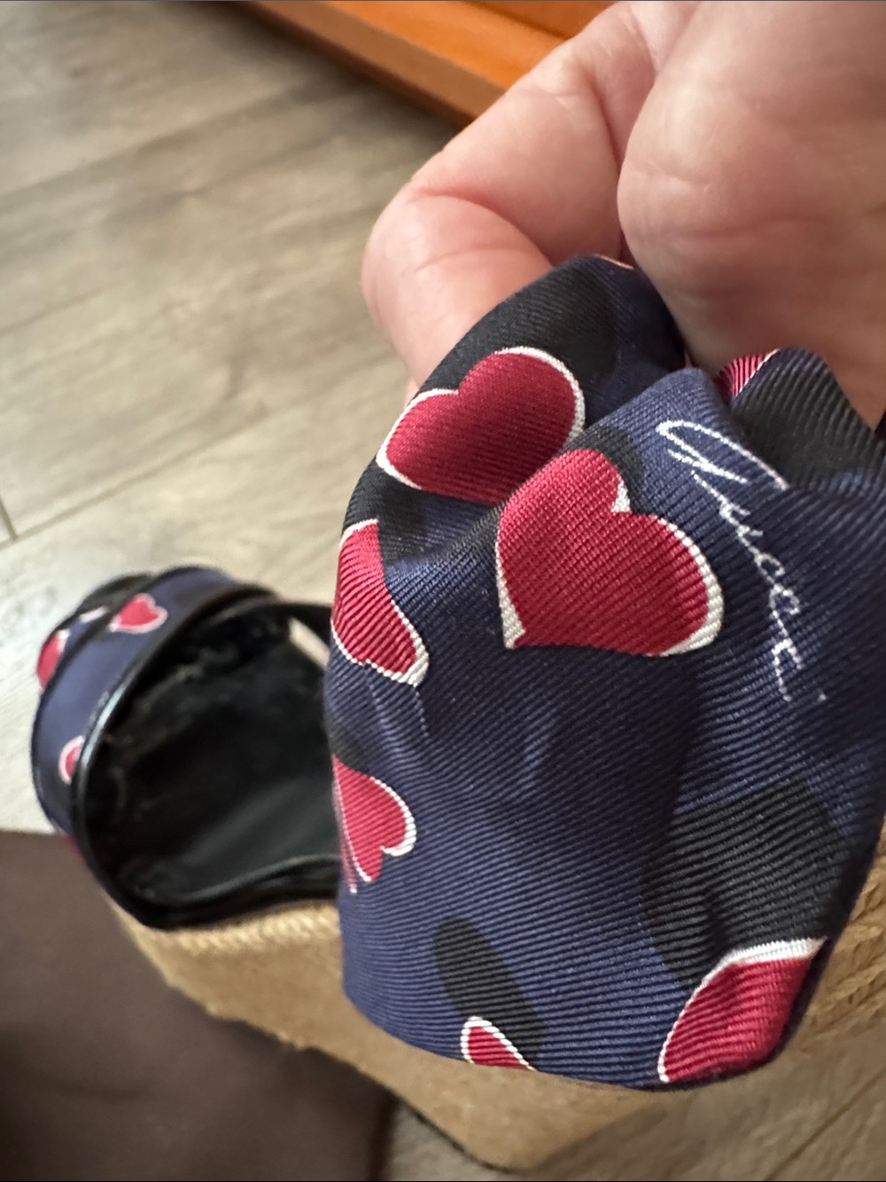 Gucci Navy and Red Heart-Print Espadrille Wedge Sandals, size 38 - Picture 5 of 8
